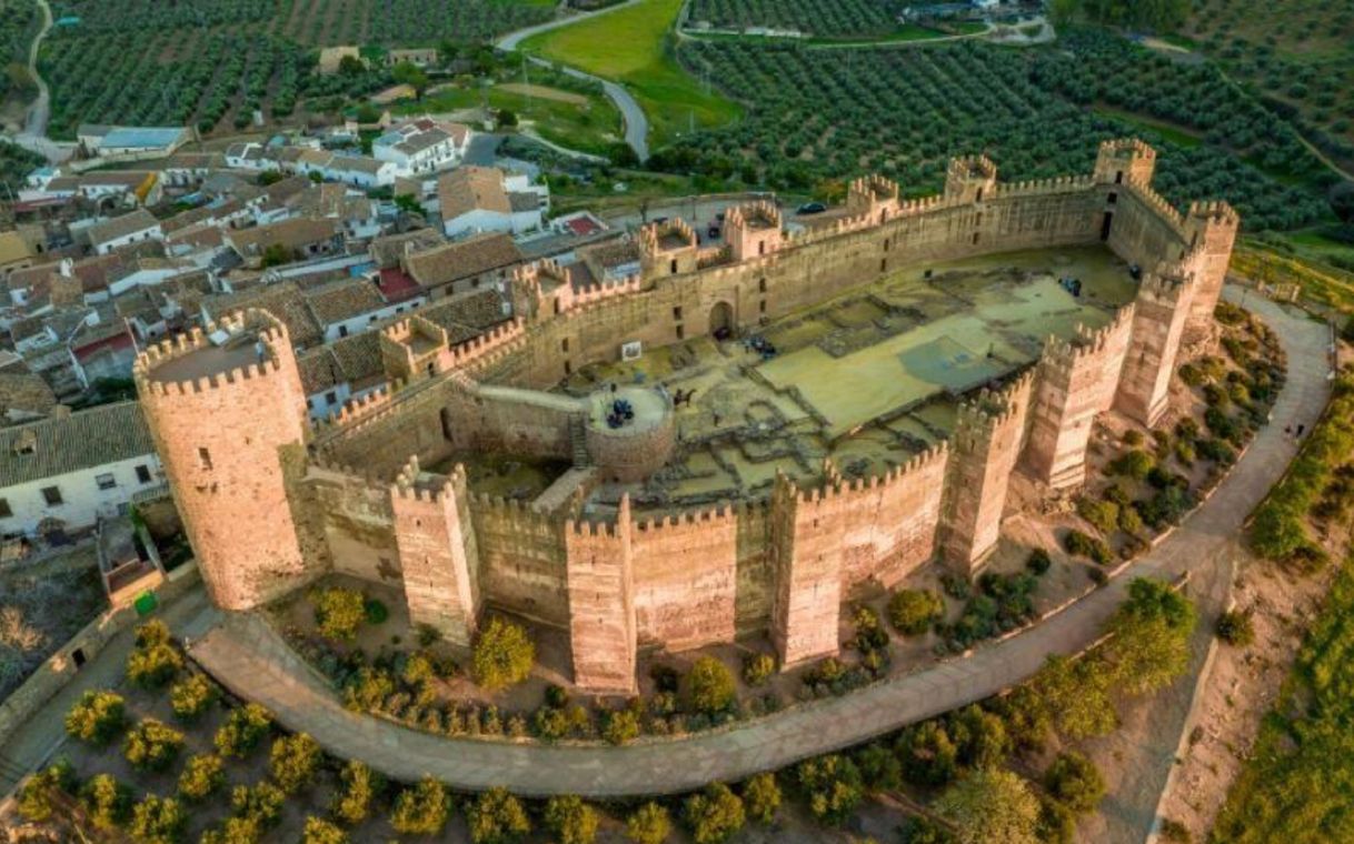 Social Viaje al castillo de Baños de la Encina | España Fascinante.
