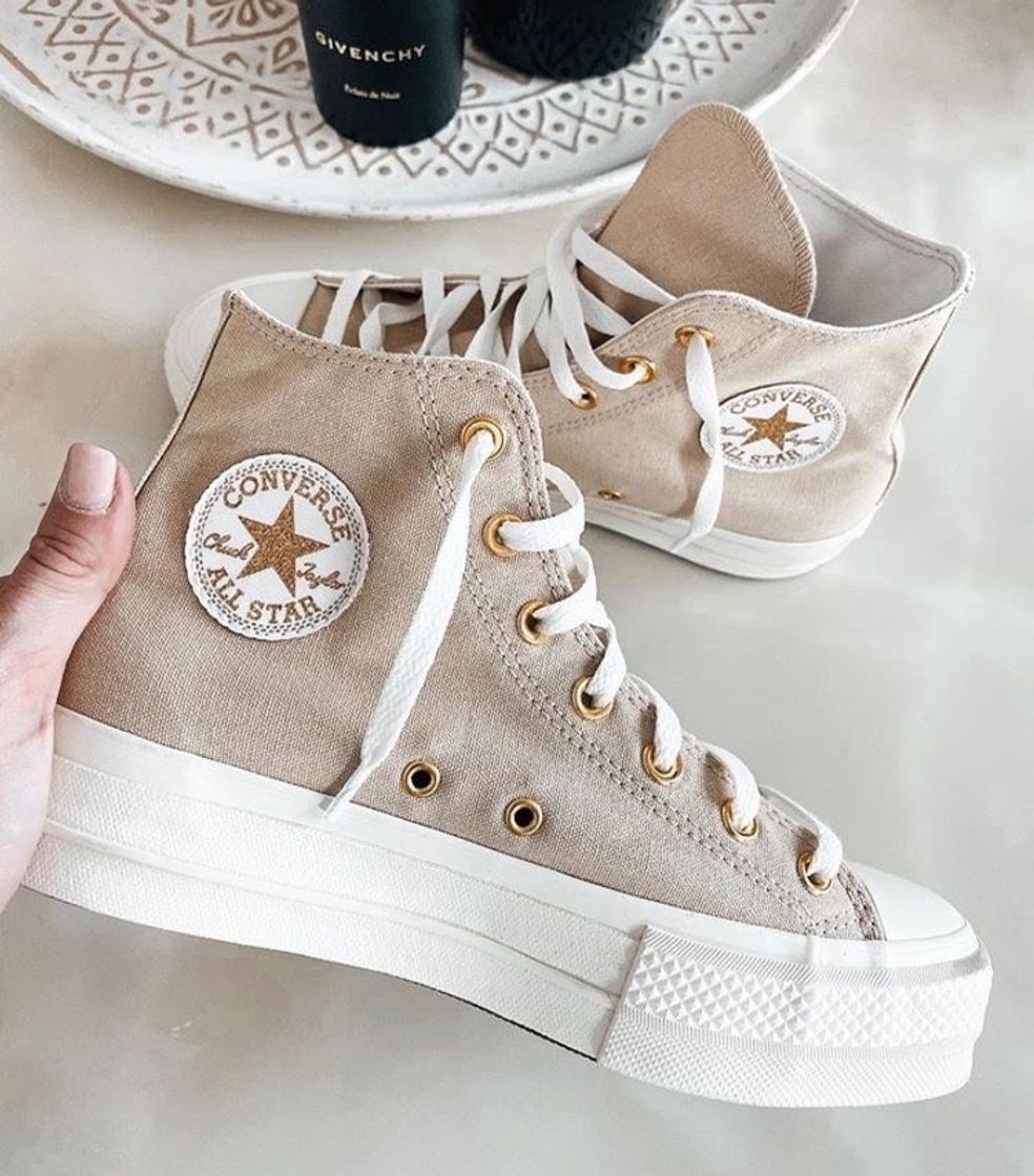 Social Sneakers 