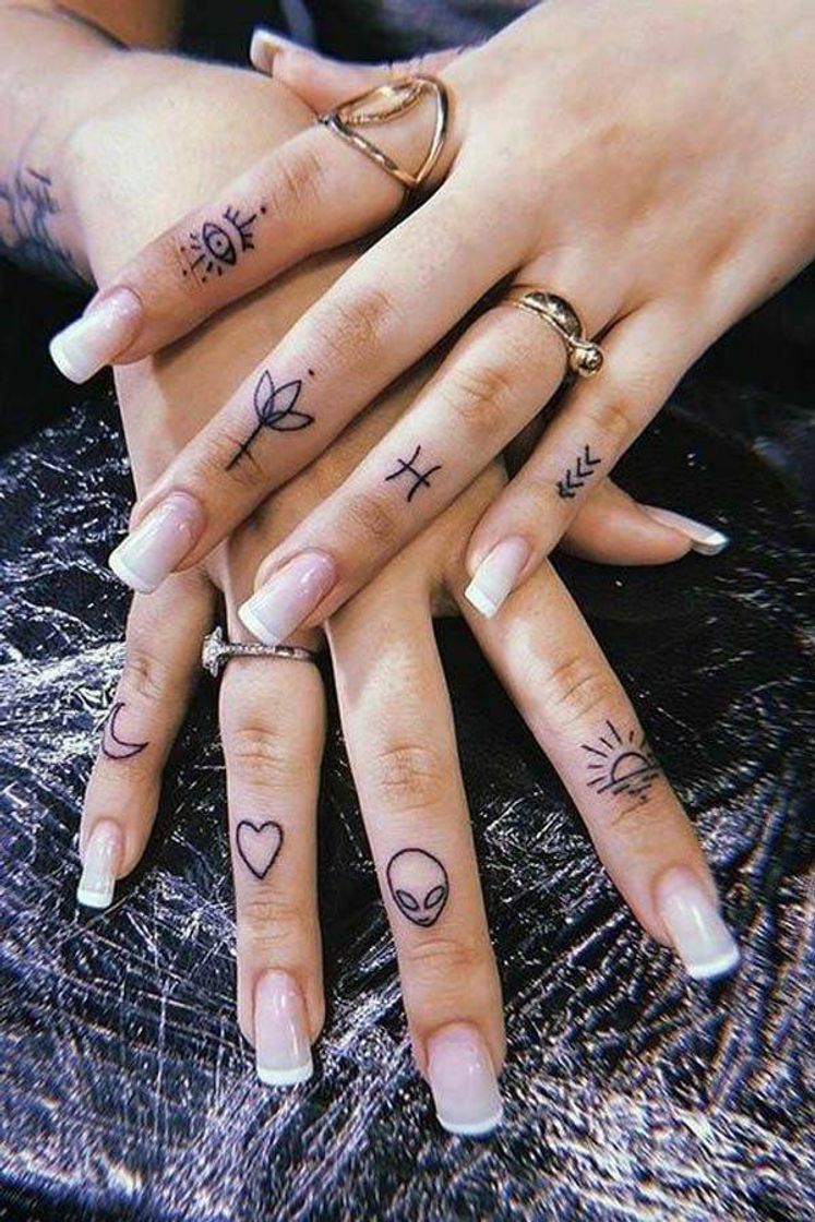 Fashion Hands tattos 🦋⚡