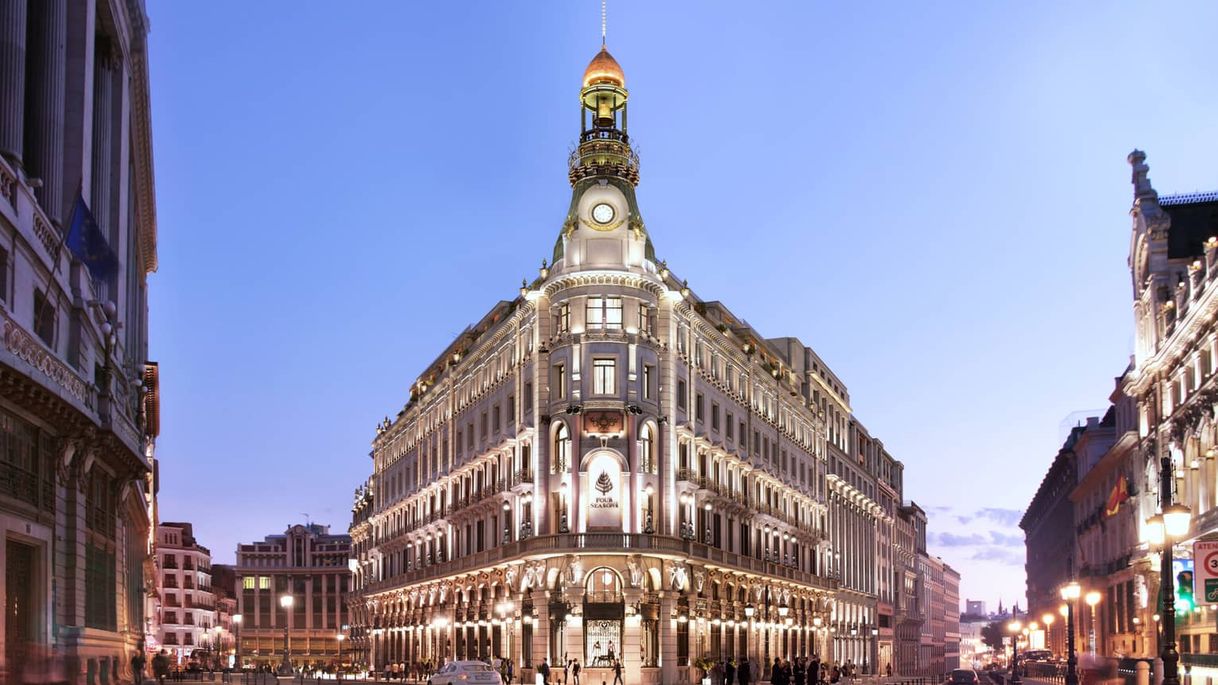 Place Hotel Four Seasons