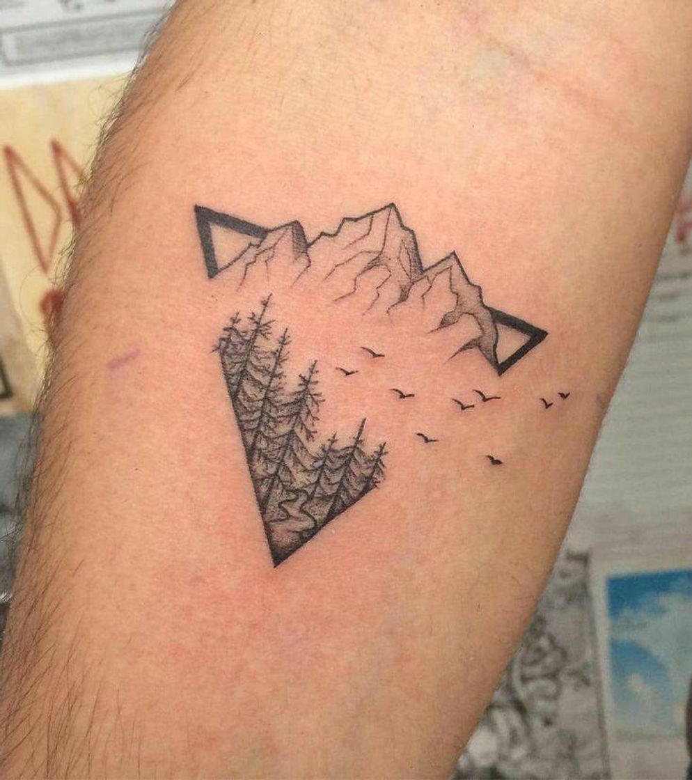 Moda Tattoo masculina de montanha⛰