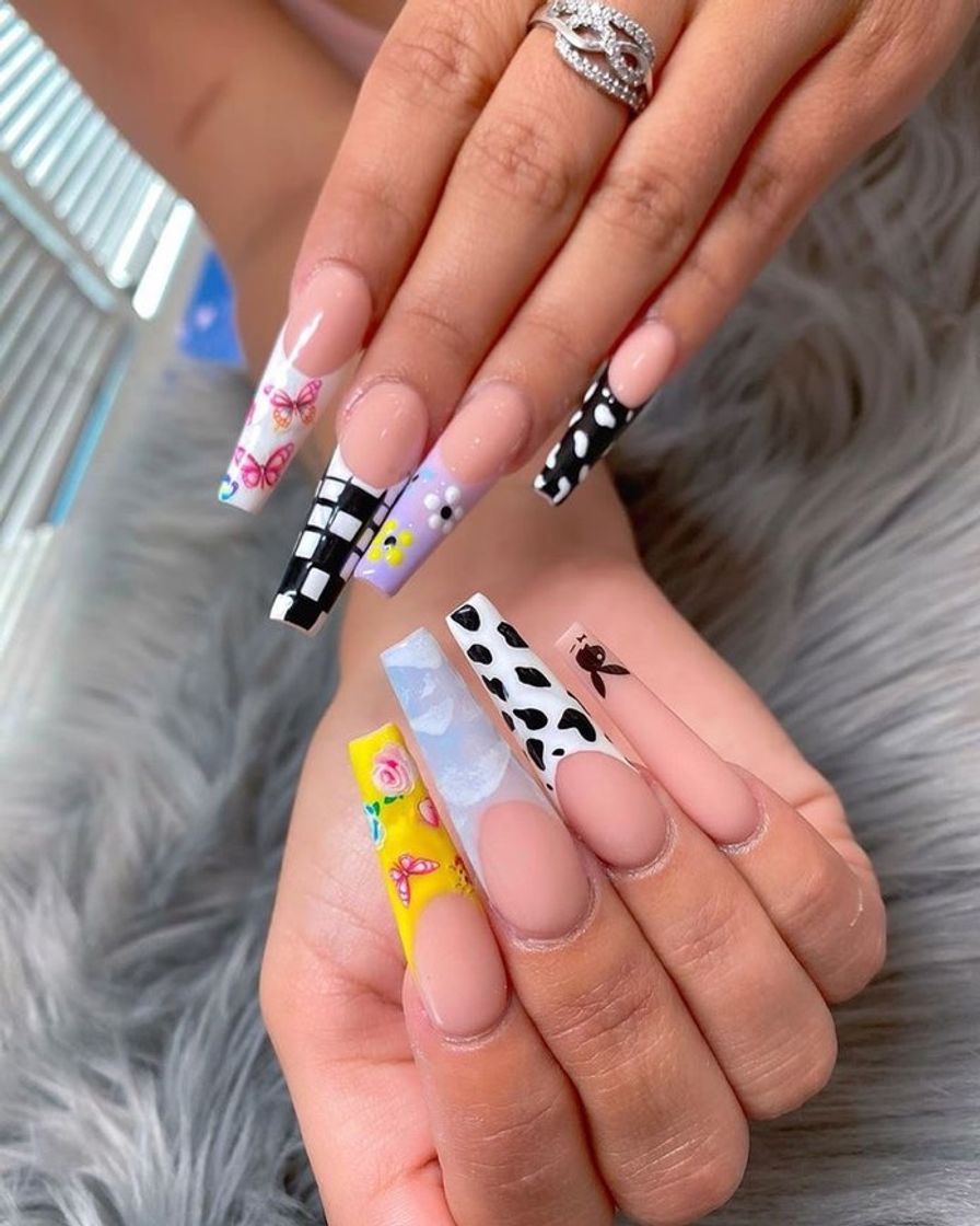 Moda Nails