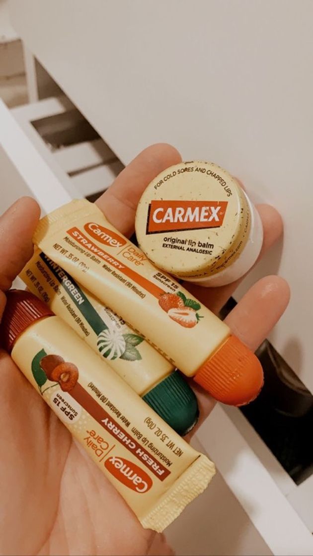 Social Carmex Bálsamo Labial Hidratante Clásico en Tubo Chapstick 10gr