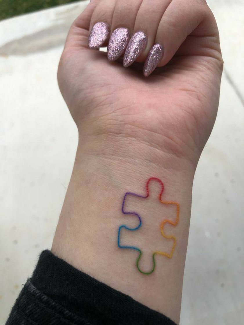 Moda Tatuagem delicada sobre autismo!