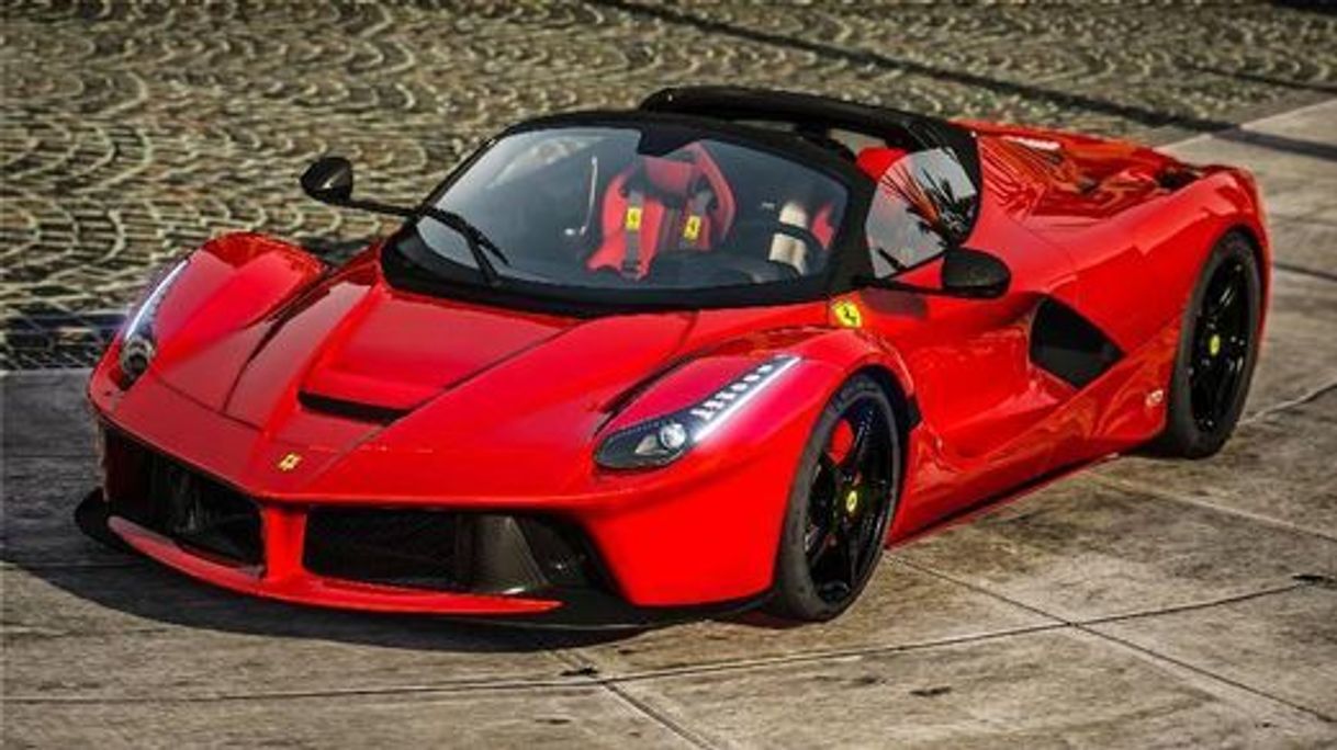 Social La Ferrari Aperta

