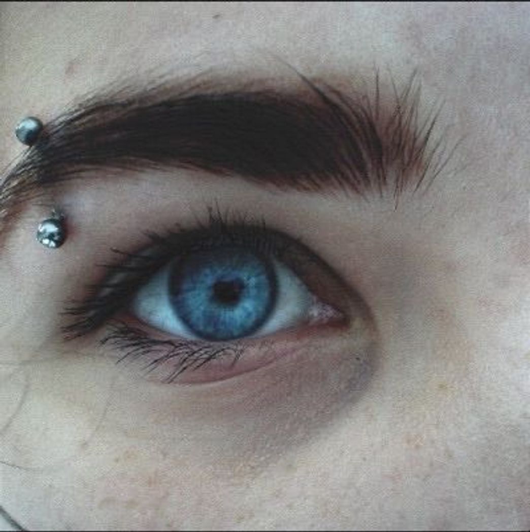 Moda Piercing Eyebrown