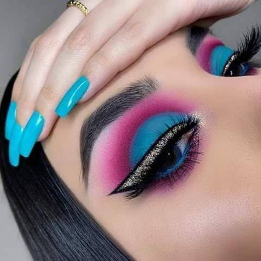 Makeup colorida Azul e Rosa