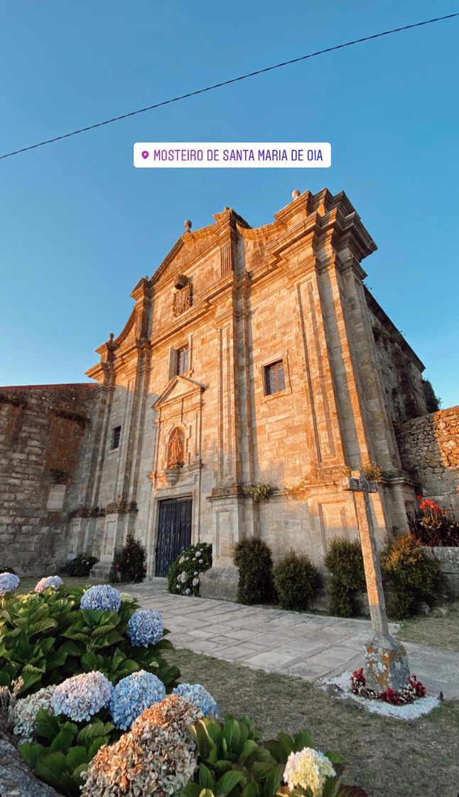 Lugar Mosteiro de Santa María de Oia‎