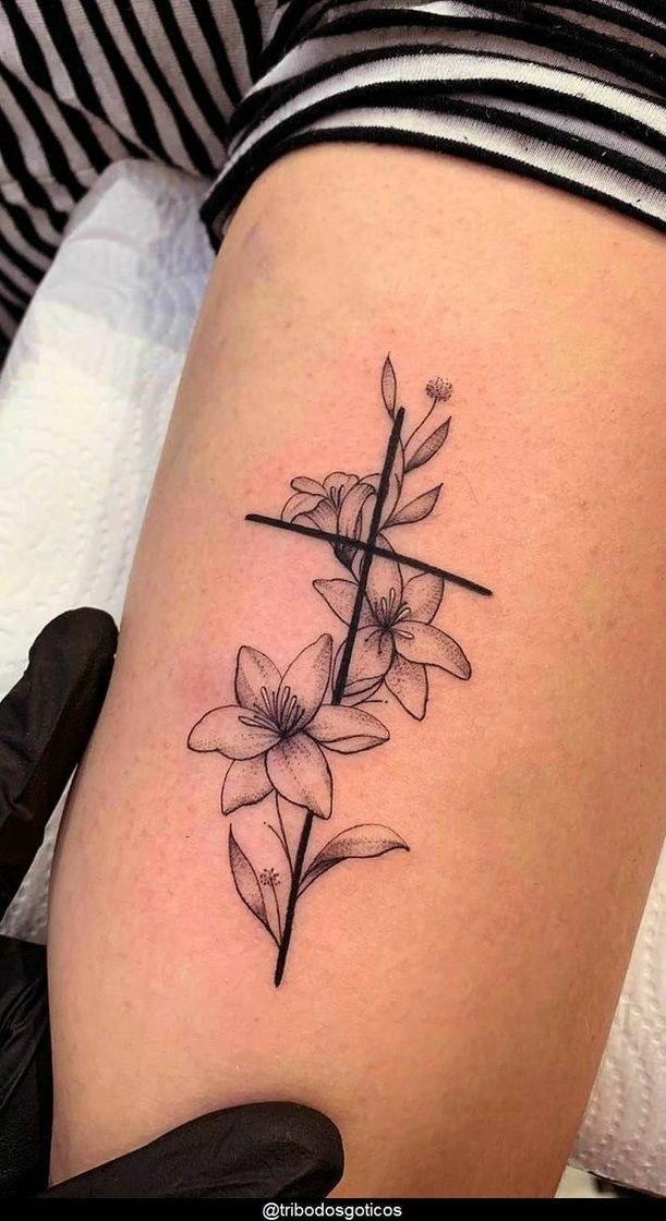 Fashion Mais uma tatoo para se inspirar 🌺