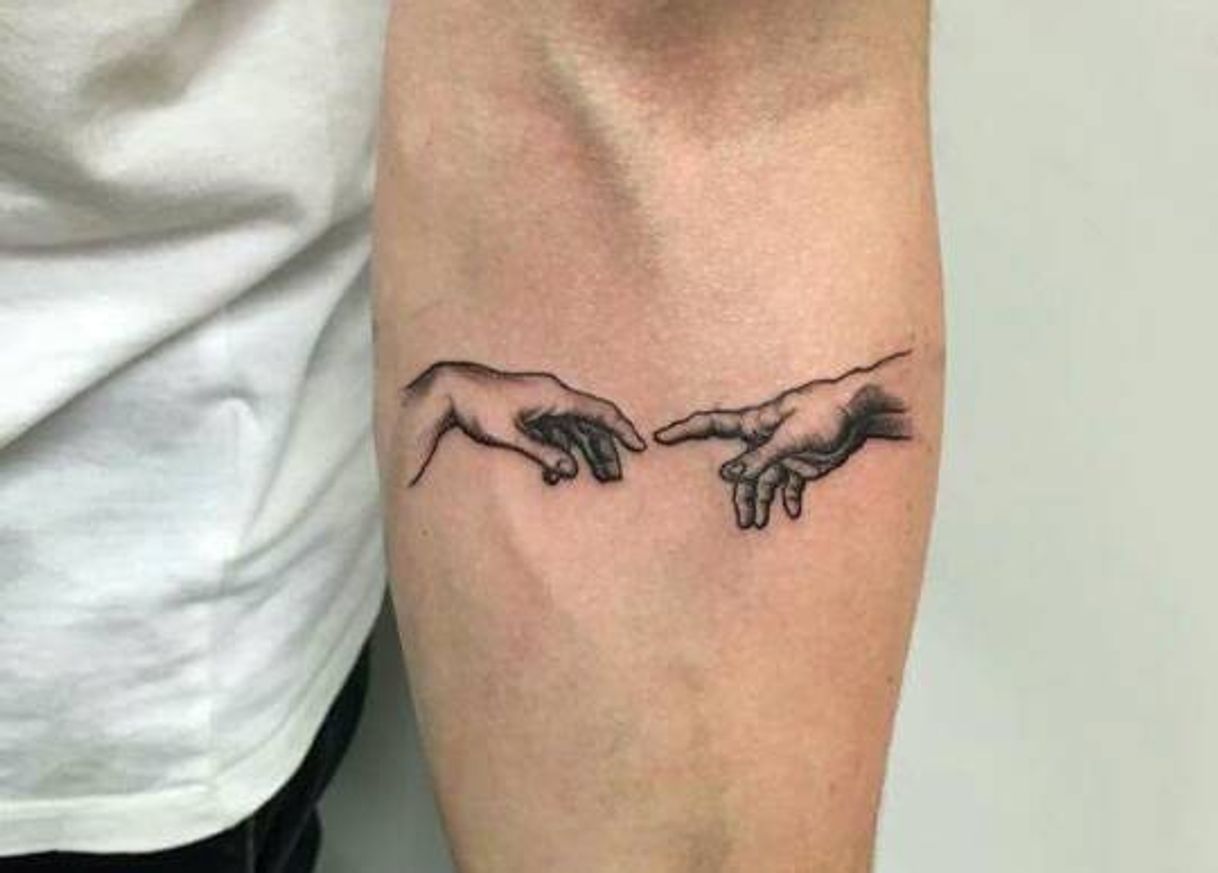 Social Tattoo de cobra no dedo