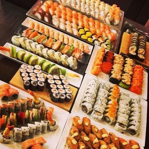 Sushis, sashimis e demais comidas japonesas 
