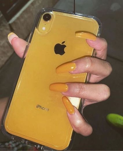 iPhone xr amarelo 