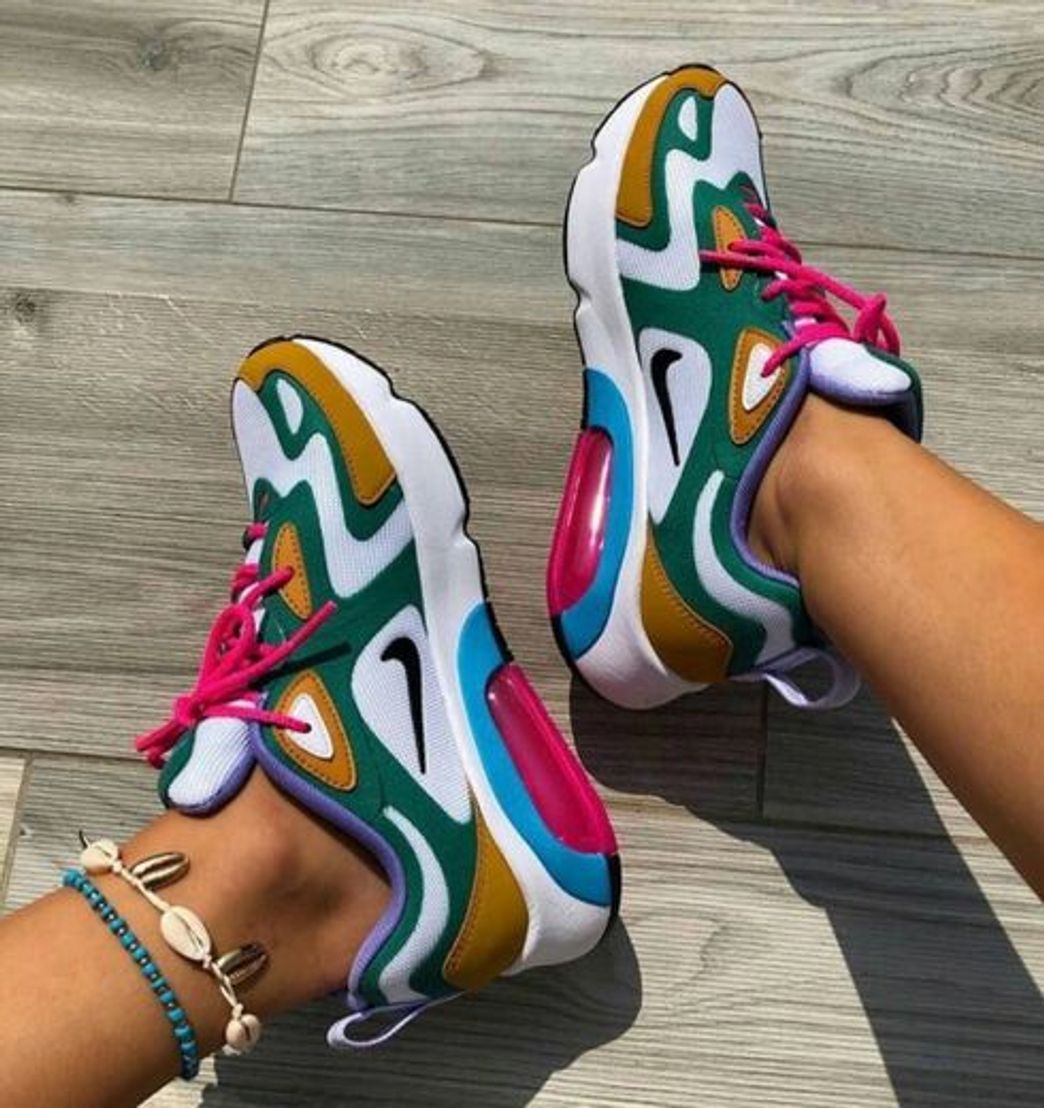 Social Nike Max 200