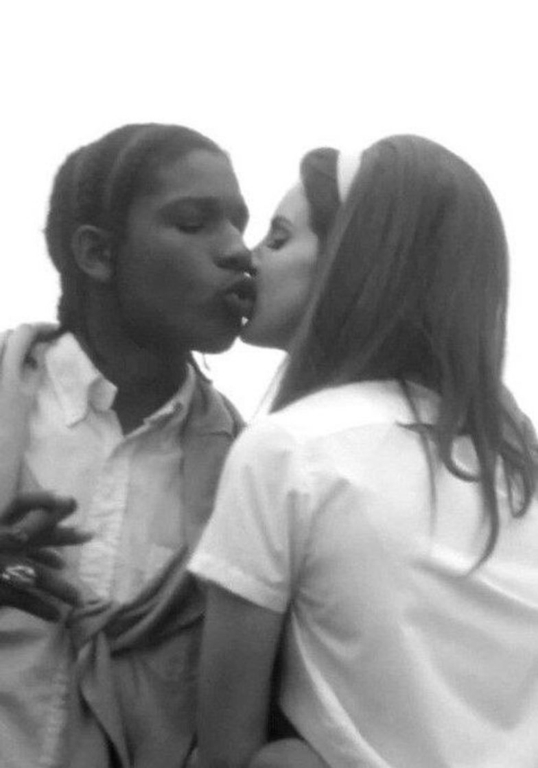 Social Lana del the 