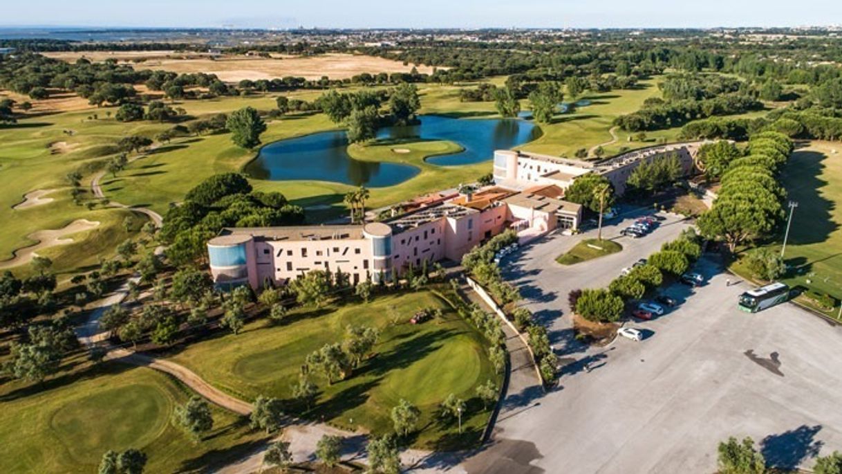 Place Montado Hotel & Golf Resort