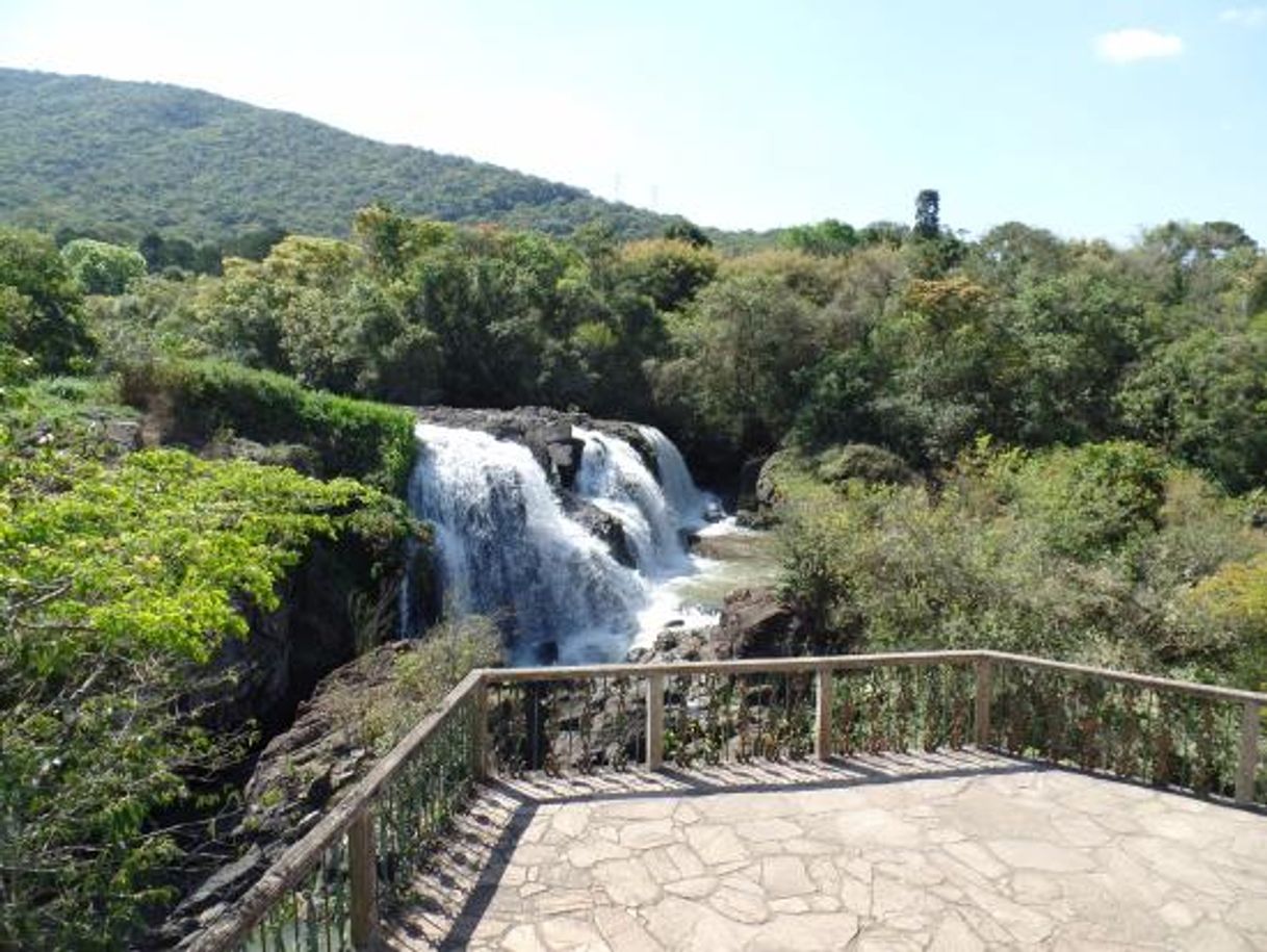 Lugar Cachoeira Véu da Noiva