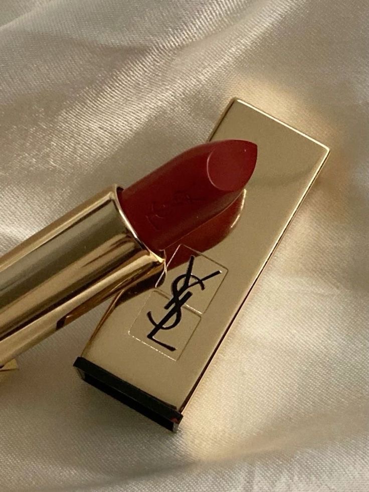 Social Batom YSL 