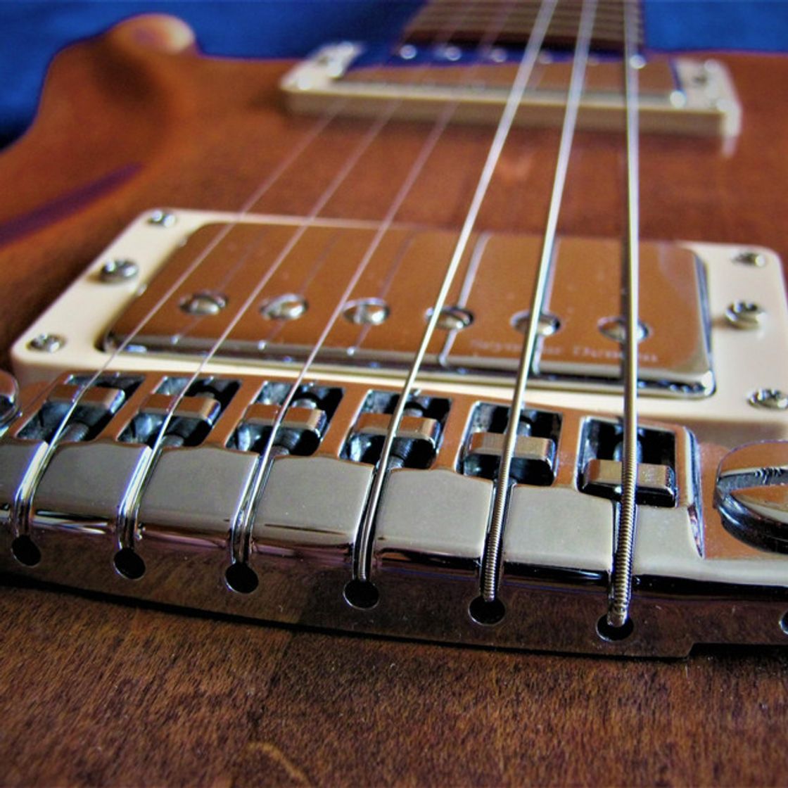 Canción When a Brain Cries - Instrumental