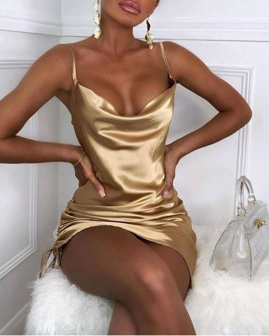 Moda Vestido dourado 🧡