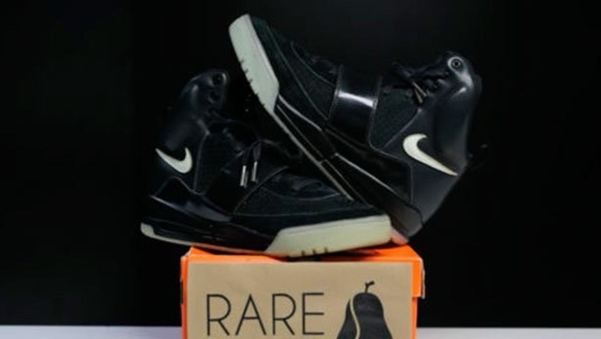 Fashion 9 – Nike Air Yeezy “BLACK GLOW” 