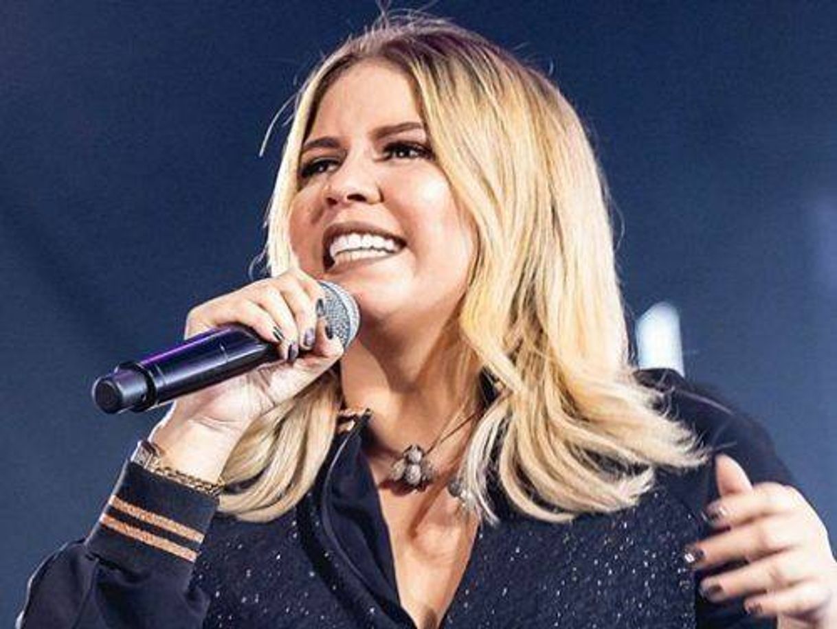 Social Marília Mendonça - Troca de Calçada - YouTube mais um modão.