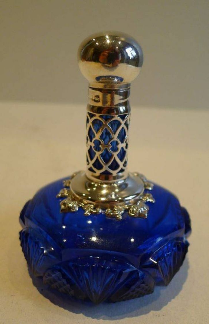 Social Perfume.
