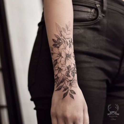 TATTO FEMININA