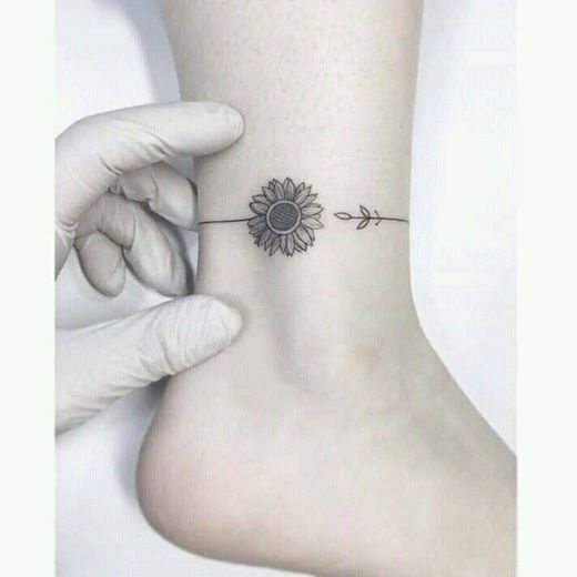 Tatuagem no tornozelo 🖤