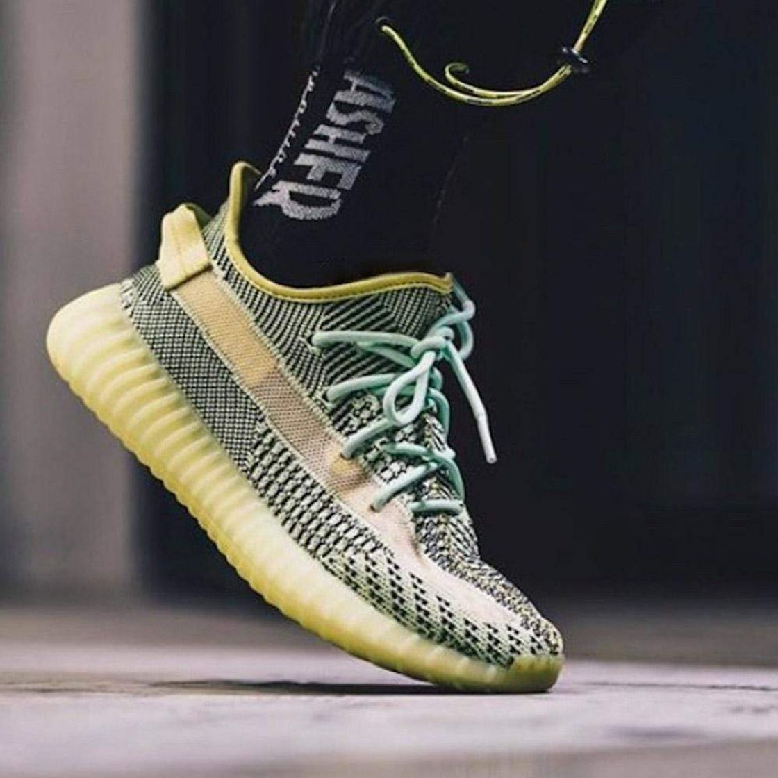 Producto ADIDAS Yeezy Boost 350 V2 'YEEZREEL'