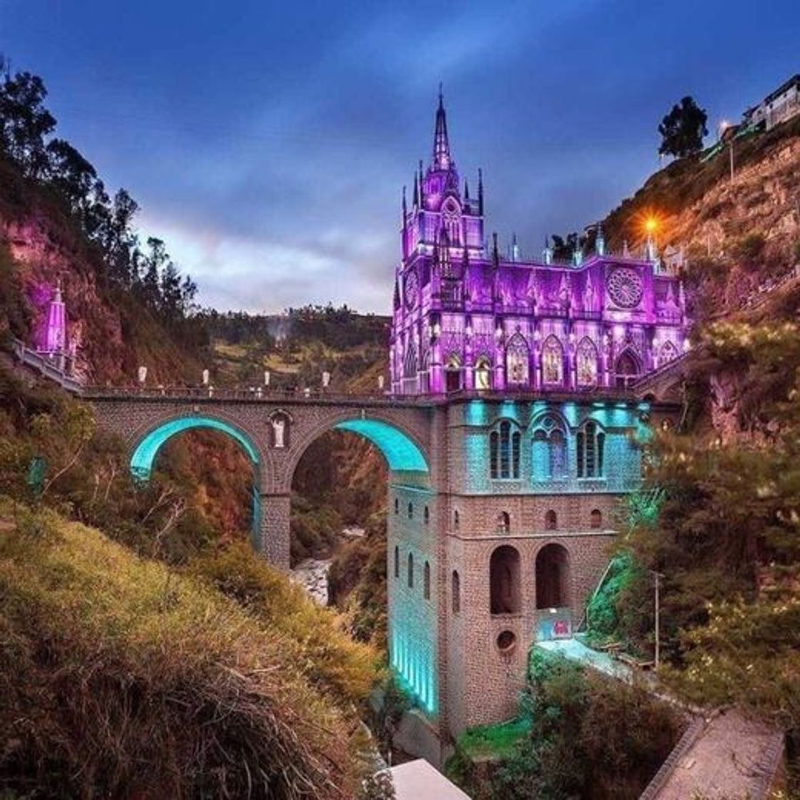 Moda Descubre Colombia - Montaña la mano del Gigante Huila Colombia ...