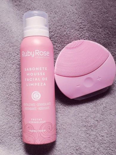 Sabonete Mousse Facial de Limpeza Ruby Rose