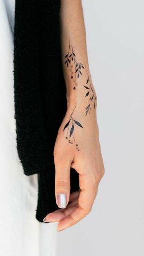 Tatuagem ramos de flores