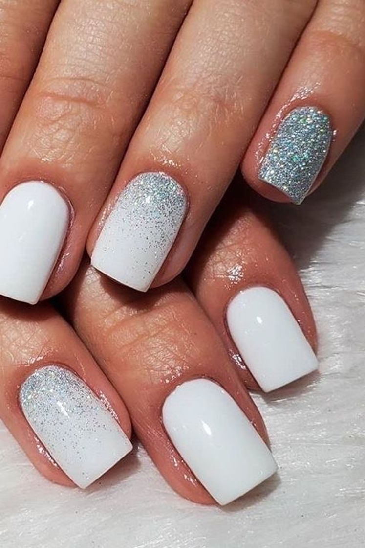 Fashion white nails