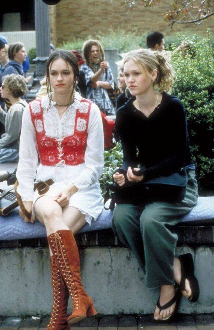 Social 90s style