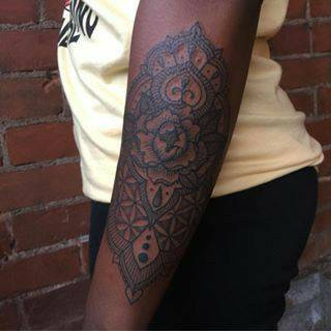 Moda Tattoo pele negra 