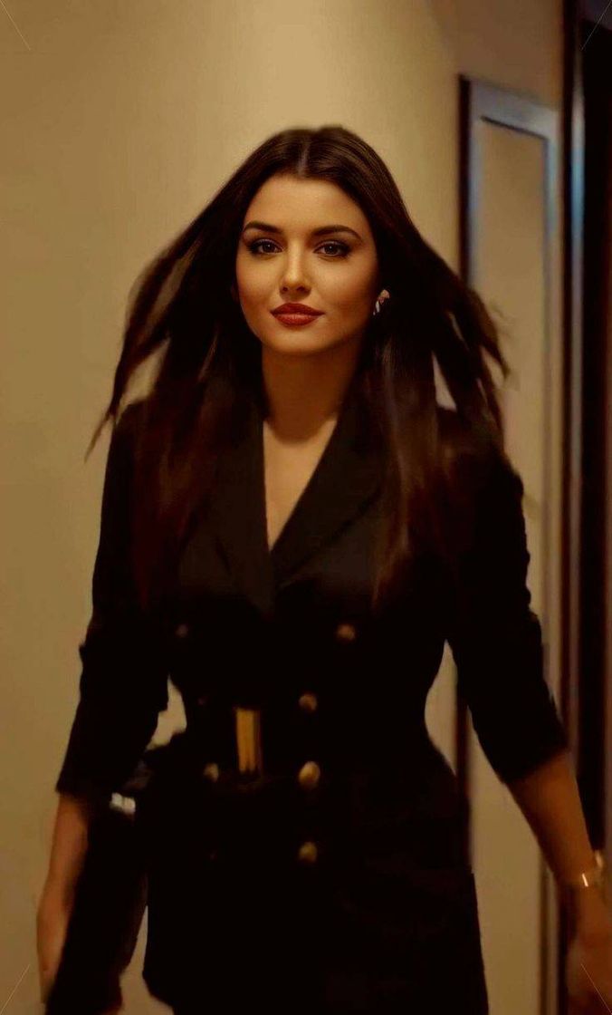 Social Hande Erçel 