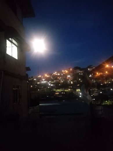 A Lua q quer ser lâmpada led 