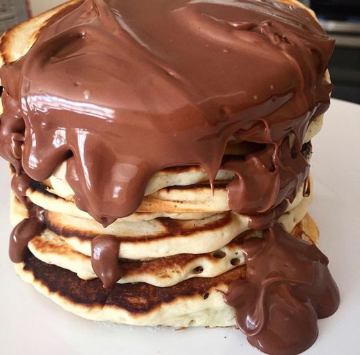 PANCAKES WITH NUTELLA 