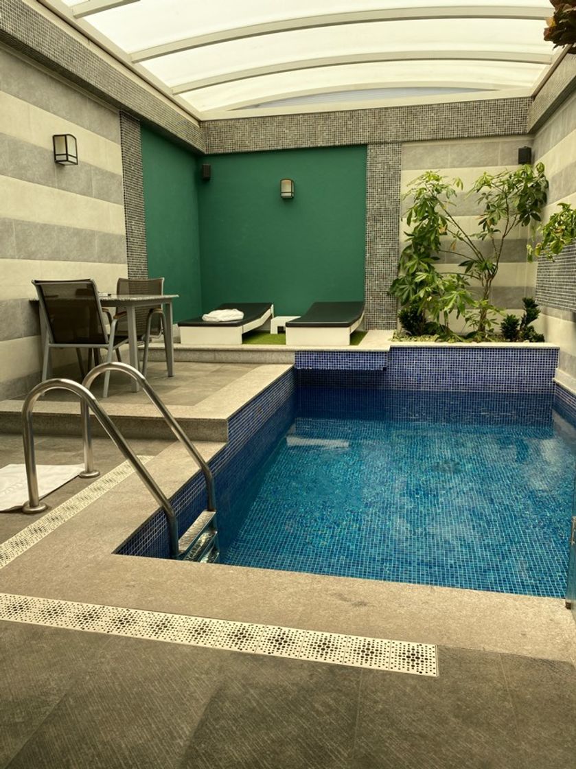 Place Zouk Hotel