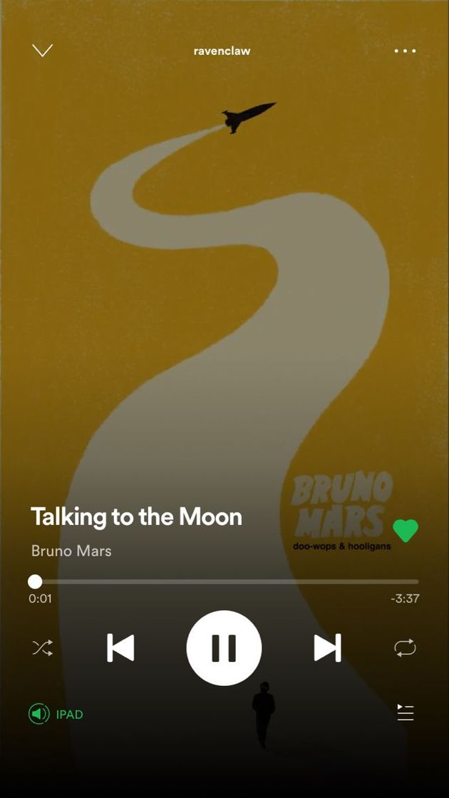 Canción Talking to the Moon