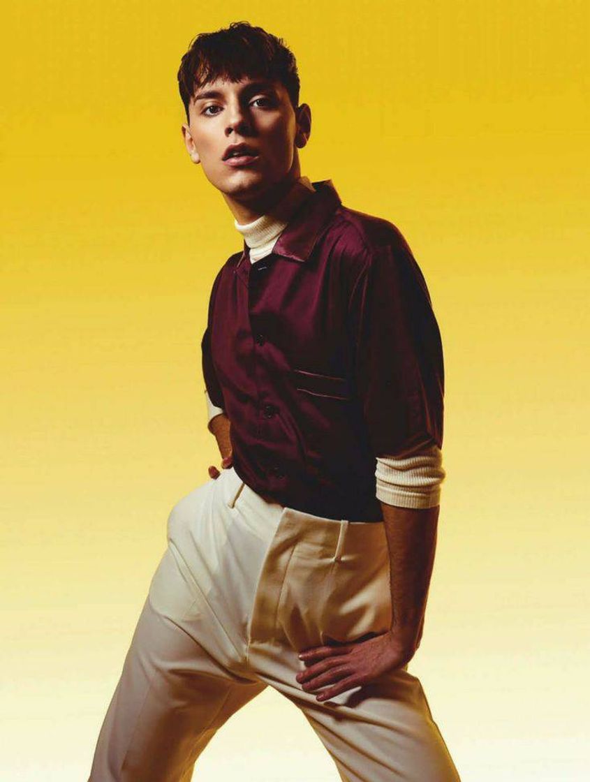 Social Modelo: Max Harwoood. Revista: Attitude Magazine.