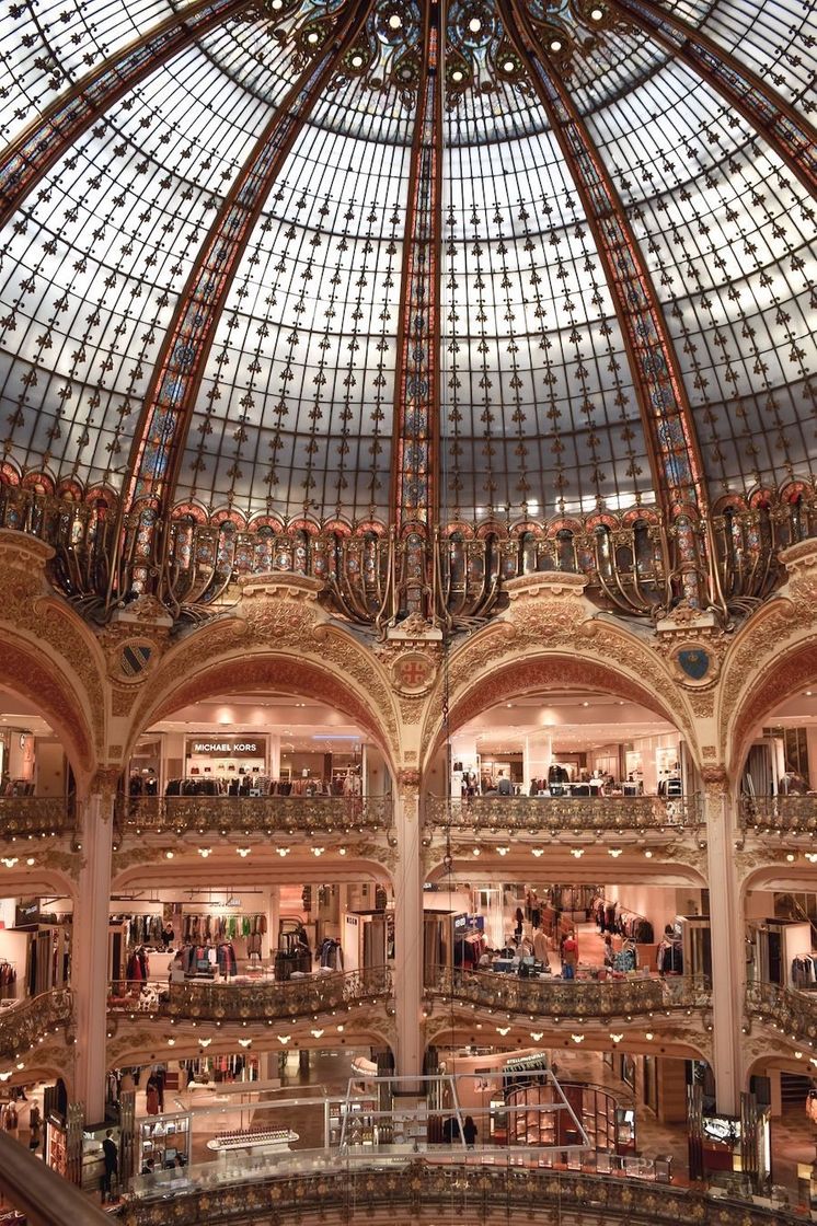 Place Galeries Lafayette Paris Haussmann