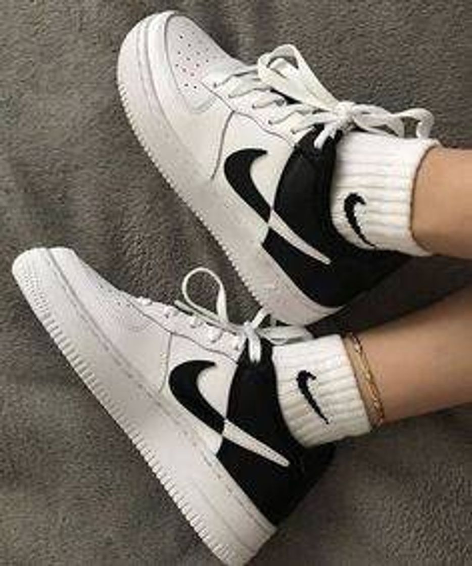 Fashion Tênis preto e branco bonito👟