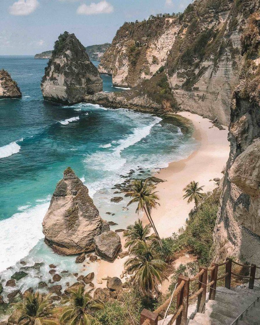 Social Diamond Beach, Nusa Penida➰🌴