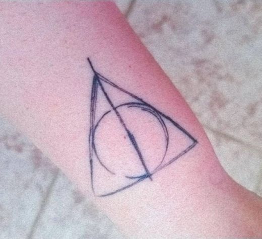 Tatuagem Relíquias da Morte (Harry Potter)