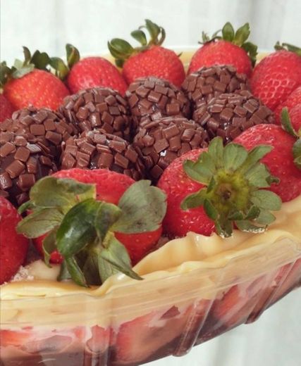 Morango 🍓 + Ninho + brigadeiros🥰