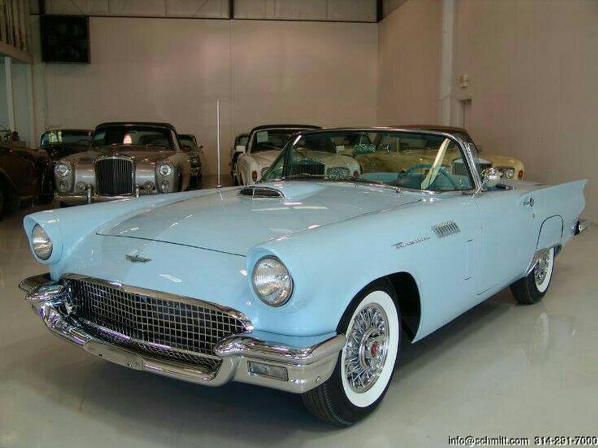 Moda 1957 Ford Thunderbird 