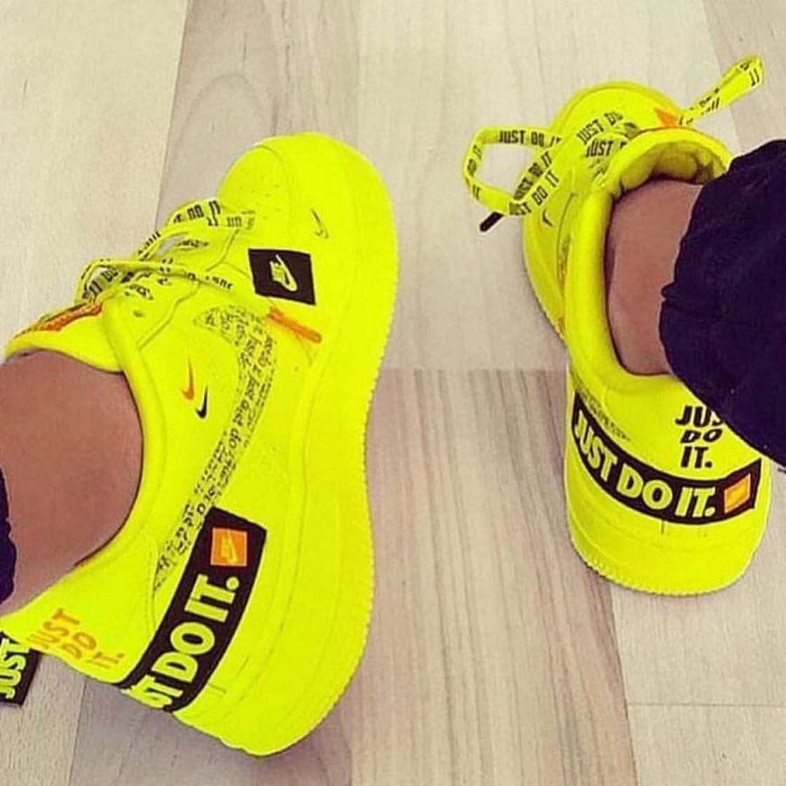 Fashion Tênis neon amarelo 💛💛