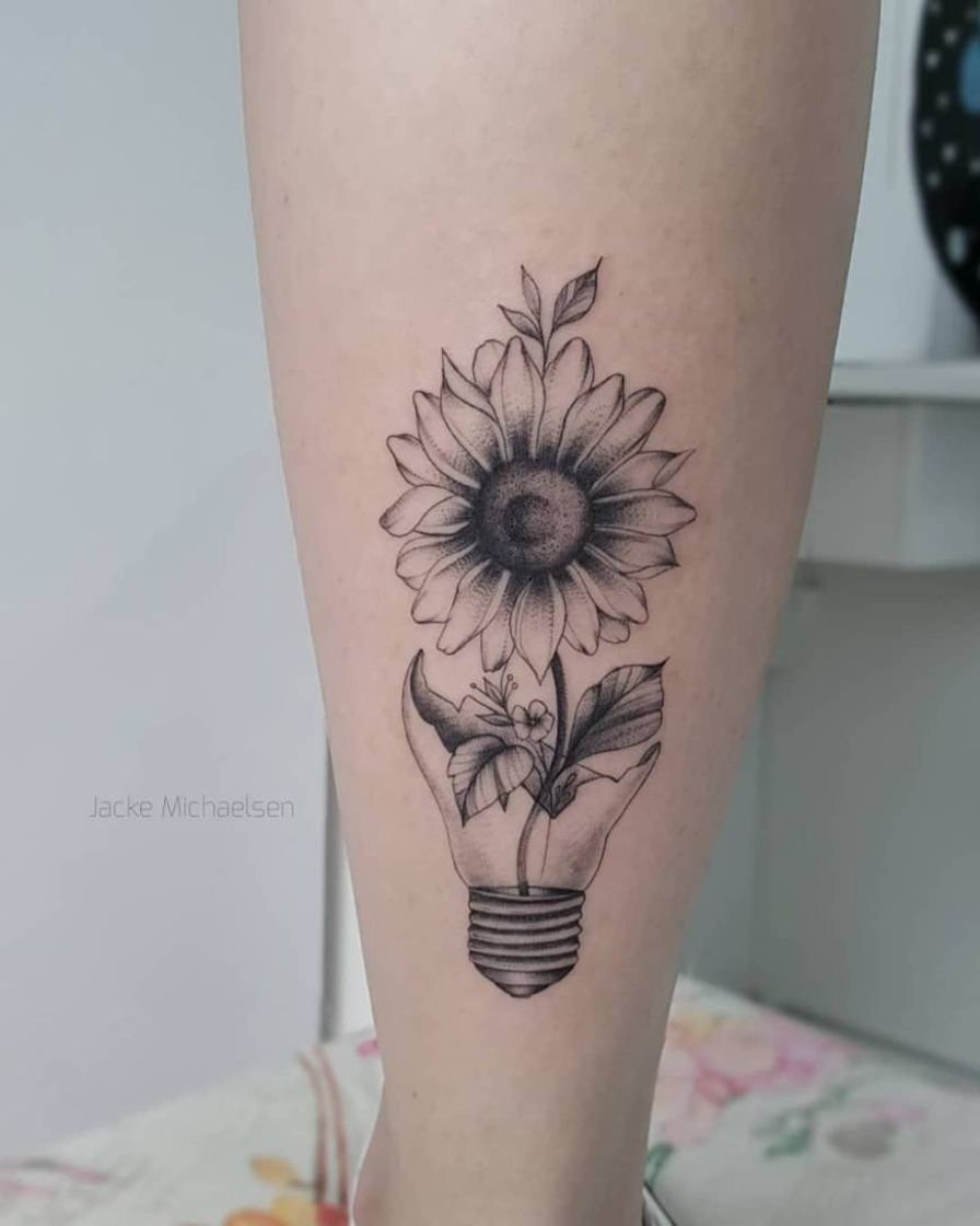 Fashion Tatuagem de um girassol 🌻💛