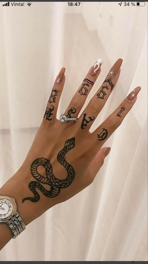 Moda Tatuagens na mão 